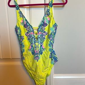 Lilly Pulitzer Jaspen bathing suit, size 8, Pineapple Print